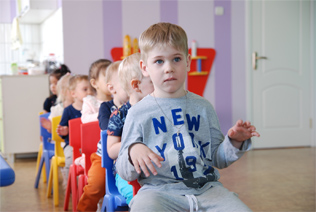 музыкальные занятия в частном детском саду Ладушки в Южно-Сахалинске - фото 5